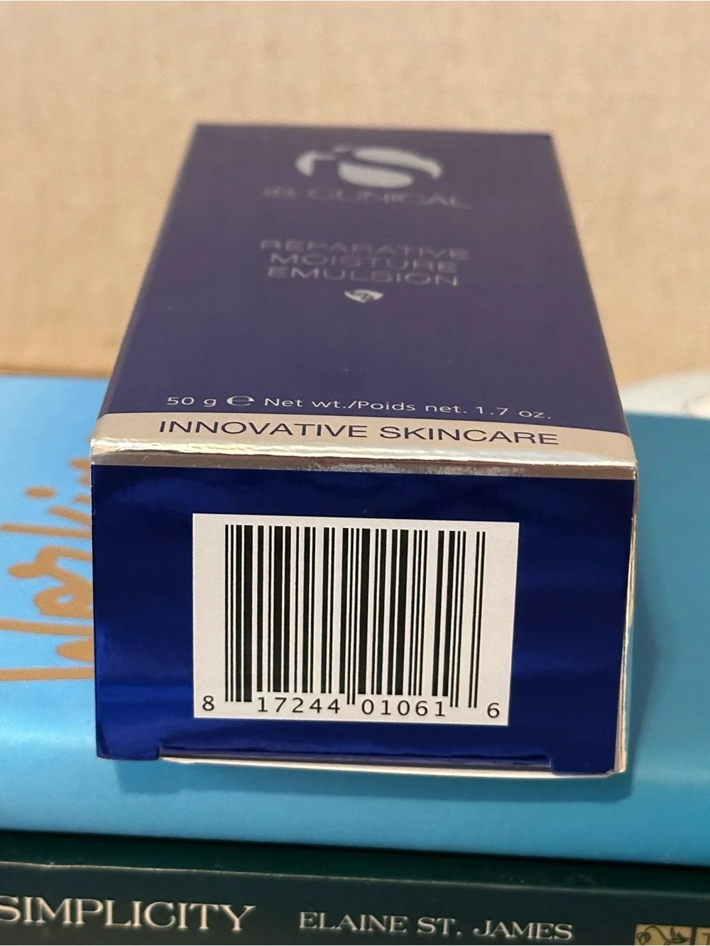 IS Clinical Reparative Moisture Emulsion - Blue